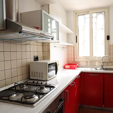 Hoja Διαμέρισμα *