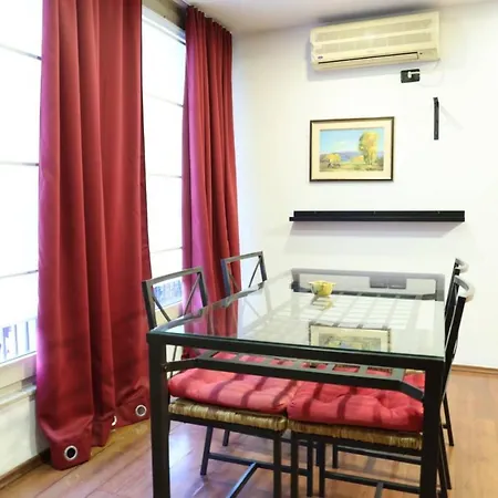 Hoja Apartament